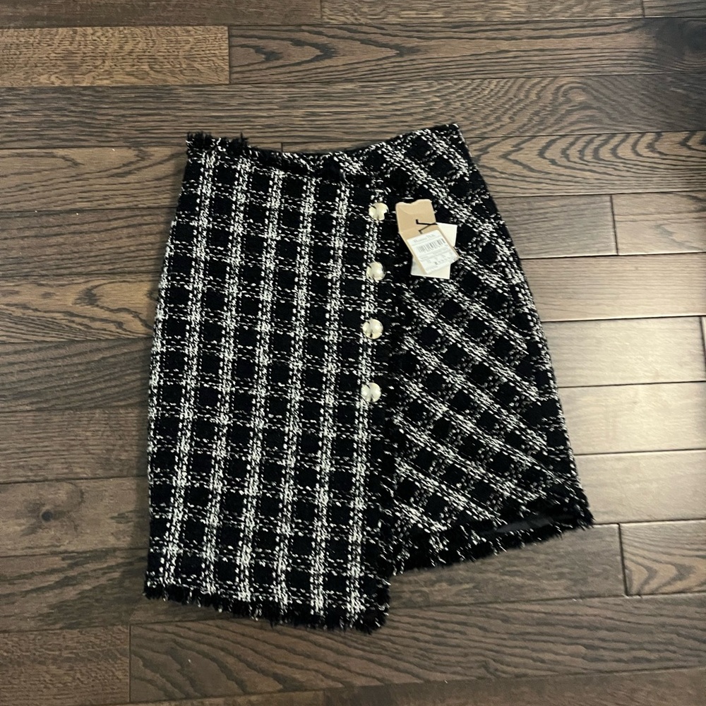Massimo Dutti Asymmetrical Black and White Skirt